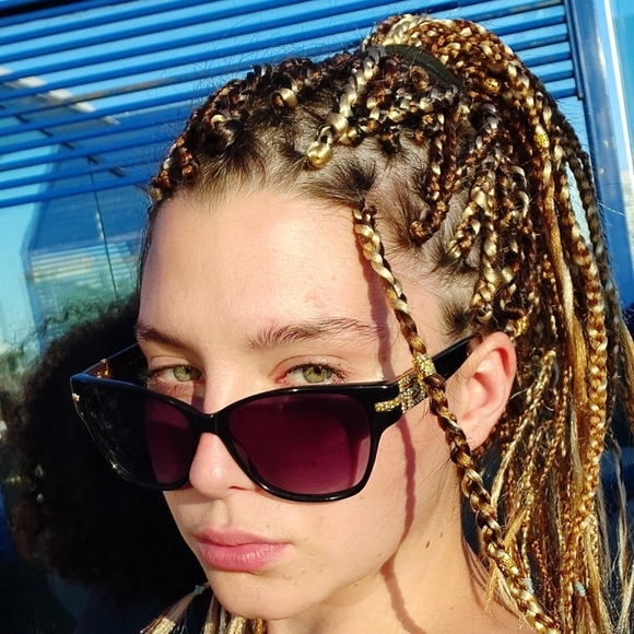 Meet your Posher, Cat - Picture 1 of 3